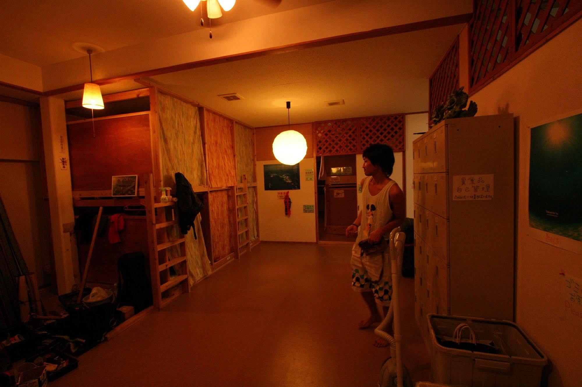 Okinawa Guest House Kerama Naha Esterno foto
